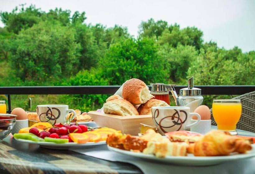 Пансион Oreiades Guesthouse