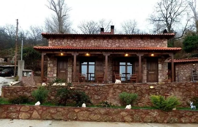 Majatalo Paliokastro Guesthouse