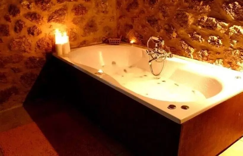 Majatalo Paliokastro Guesthouse