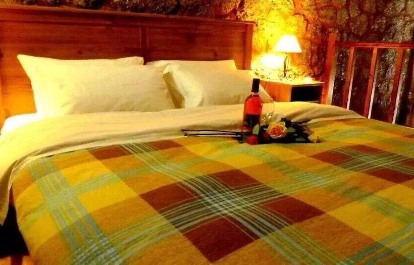 Majatalo Paliokastro Guesthouse