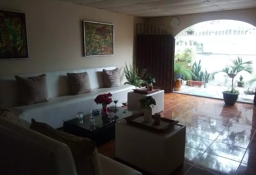 پانسیون Patio De Joan