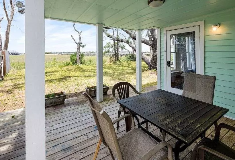 Majatalo Riverside Inn And Cottages