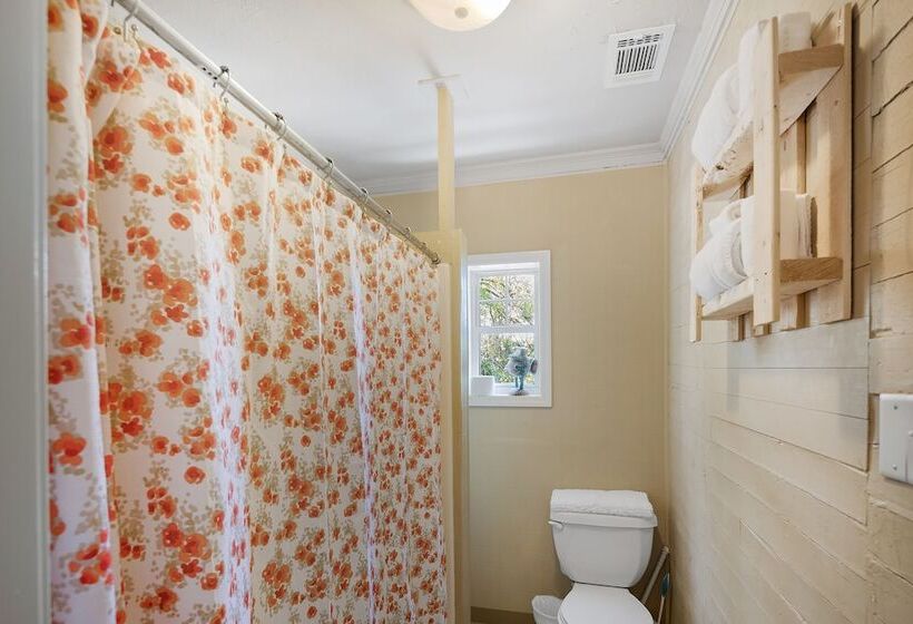 Пансион Riverside Inn And Cottages