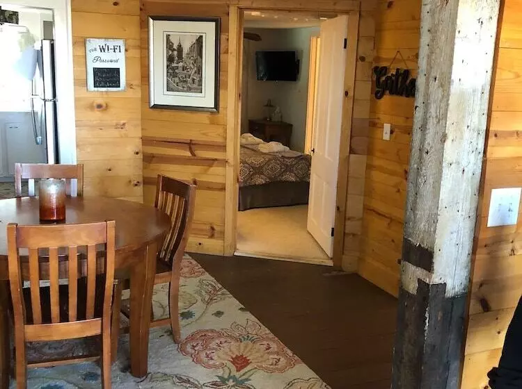 Majatalo Riverside Inn And Cottages