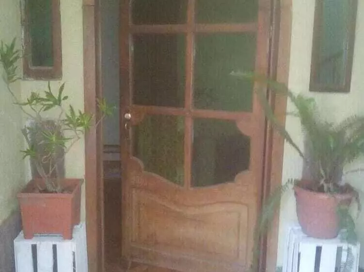 پانسیون Selby Apartment