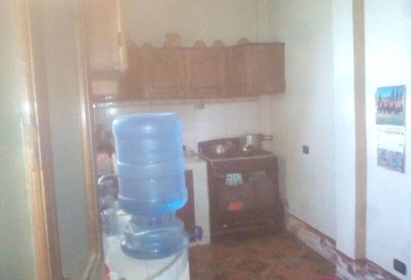 Пансион Selby Apartment