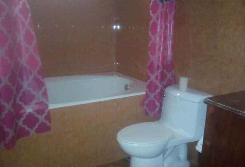 Пансион Selby Apartment