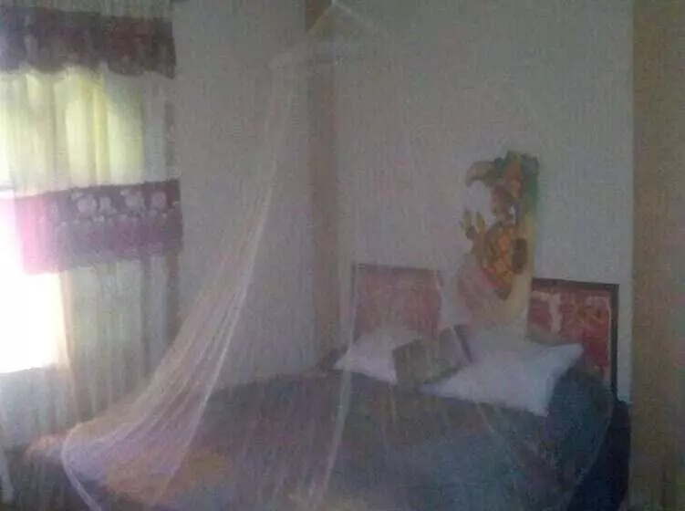 پانسیون Selby Apartment