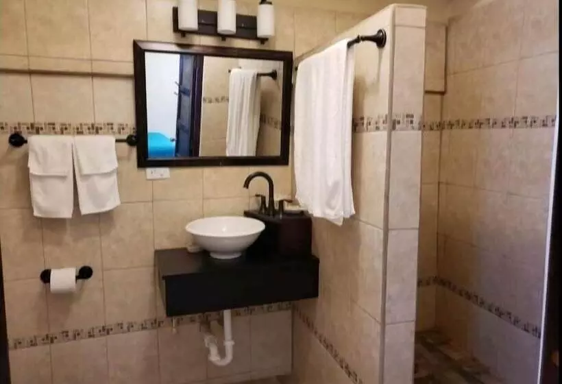 Majatalo Sir Angel's Guesthouse