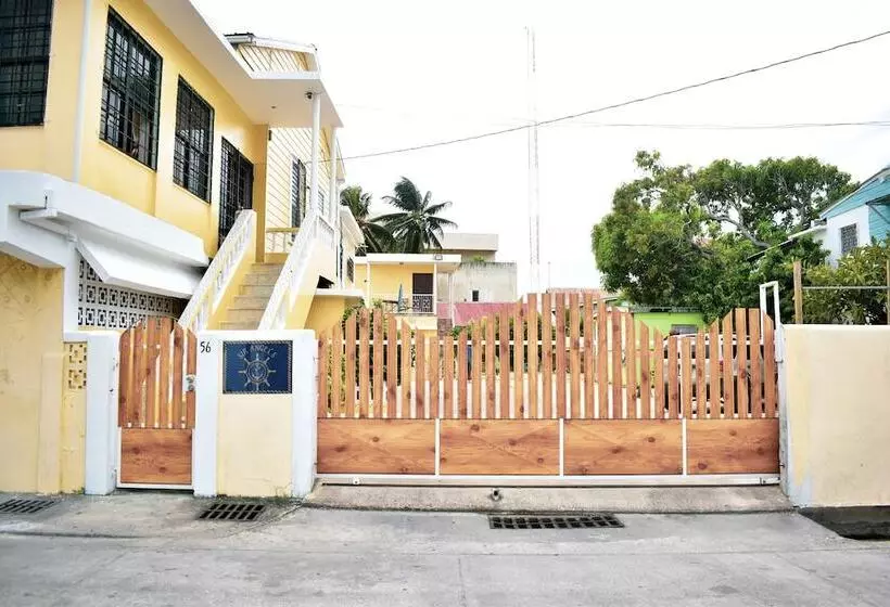 Majatalo Sir Angel's Guesthouse