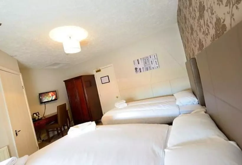 Savoy Country Inn