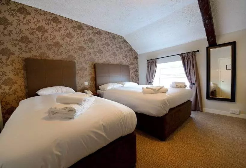 Savoy Country Inn