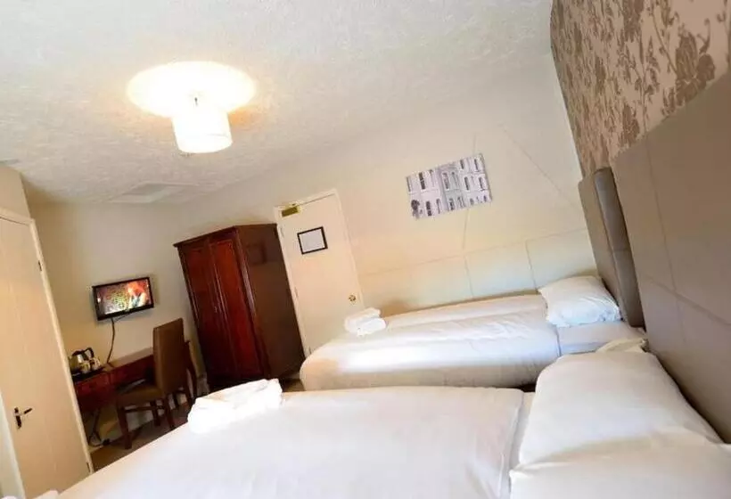 Savoy Country Inn