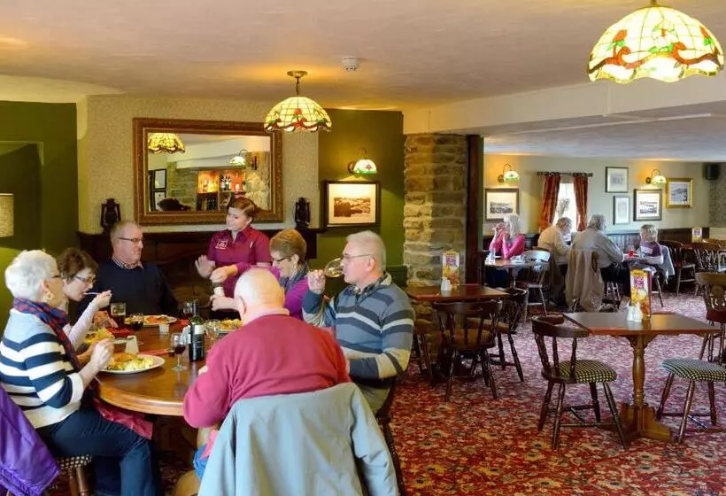 Savoy Country Inn