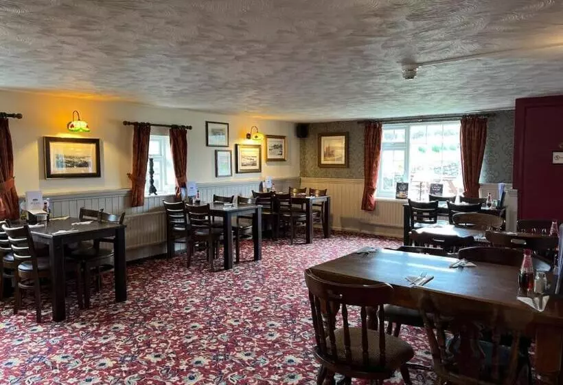 Savoy Country Inn