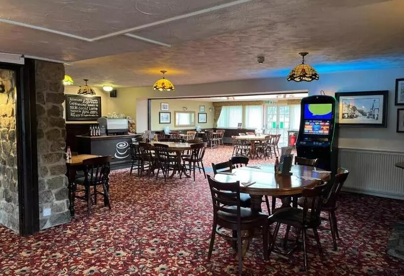 Savoy Country Inn