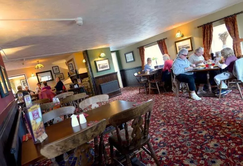 Savoy Country Inn
