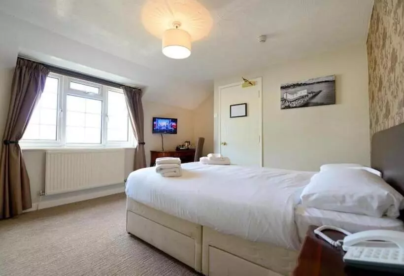 Savoy Country Inn