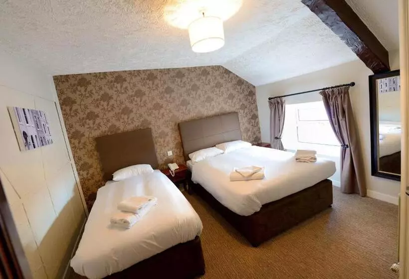 Savoy Country Inn