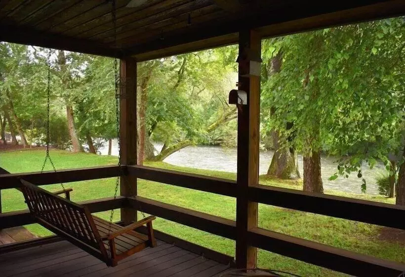 Toccoa River Retreat