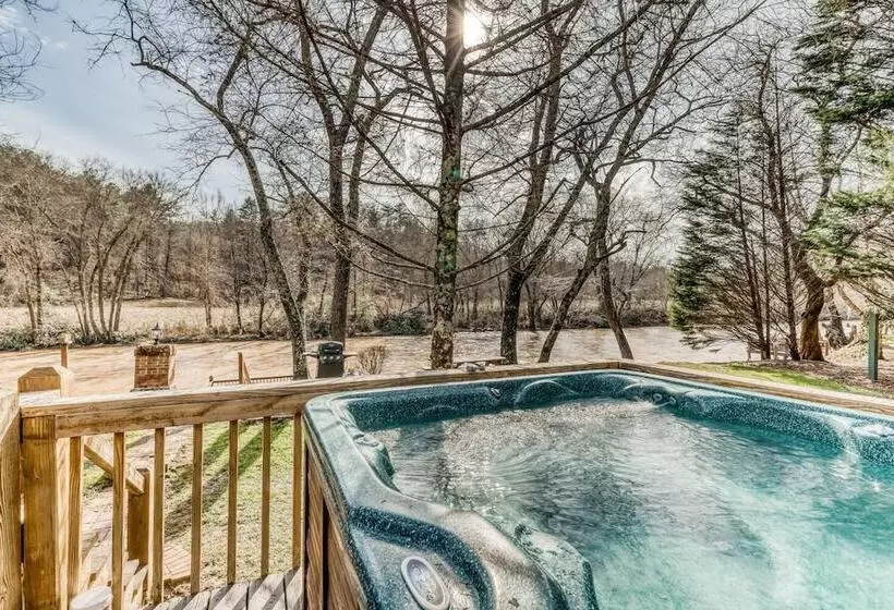 Toccoa River Retreat