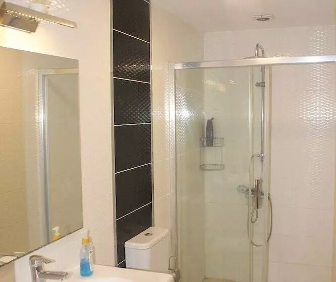 Urla Tarihi Han Otel