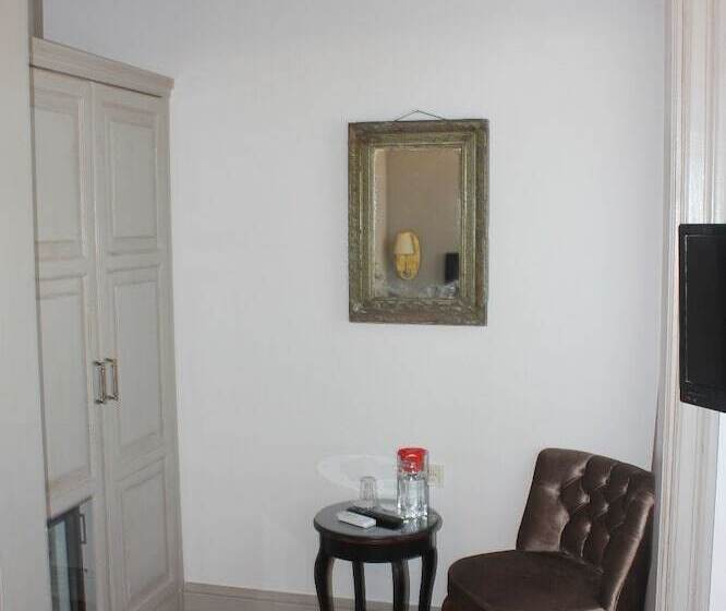 Urla Tarihi Han Otel