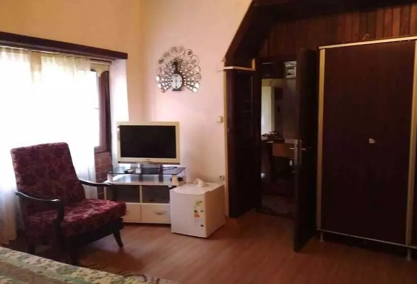 Urla Tarihi Han Otel