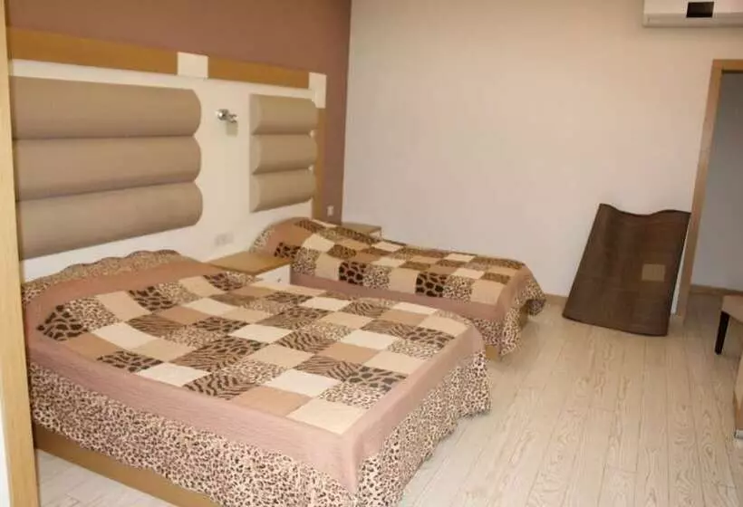 Urla Tarihi Han Otel