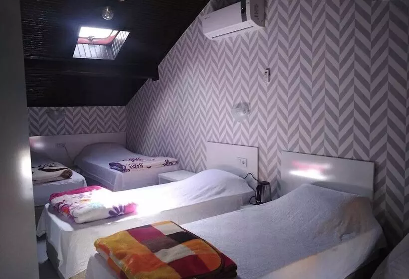 Urla Tarihi Han Otel