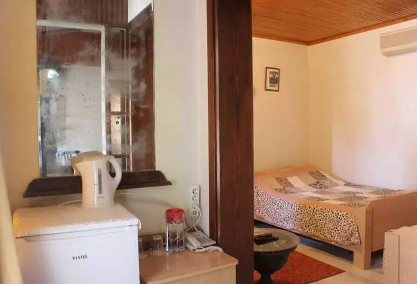 Urla Tarihi Han Otel