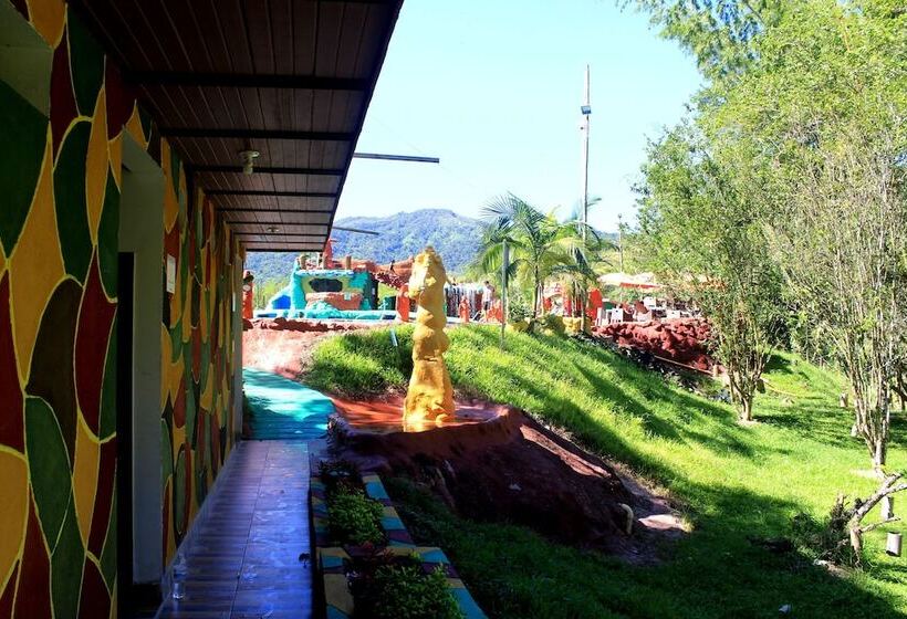 فندق Club Paradise