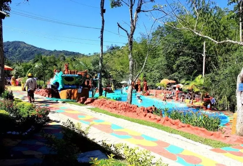 Hotelli Club Paradise