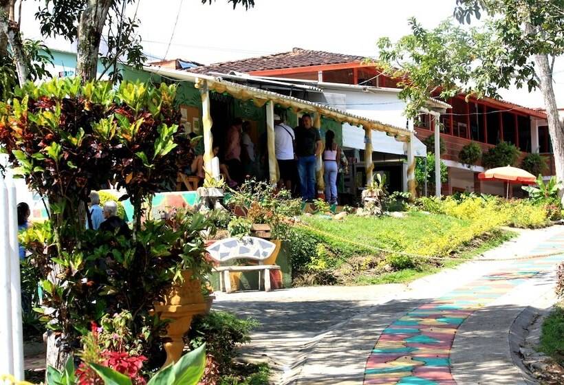 فندق Club Paradise