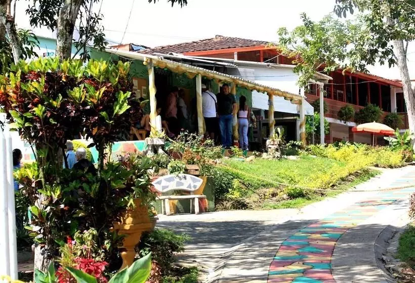 Hotelli Club Paradise