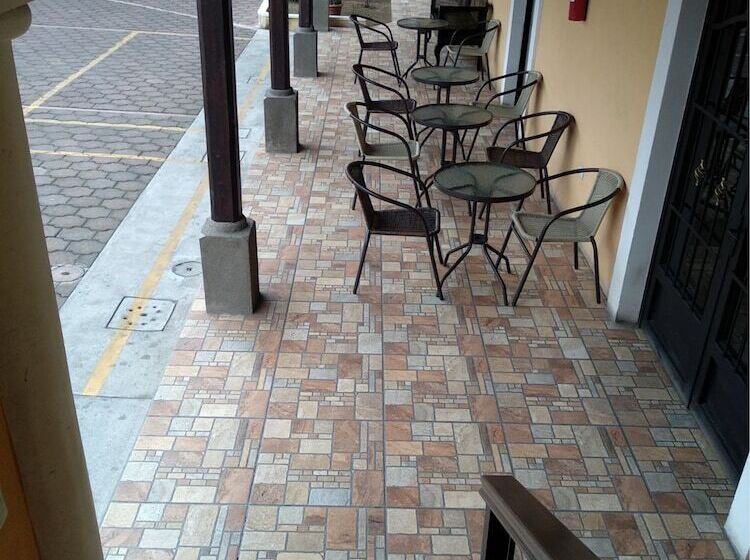 هتل Portal De Occidente