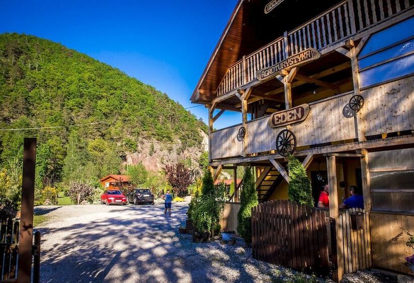 בית מלון כפרי Eden