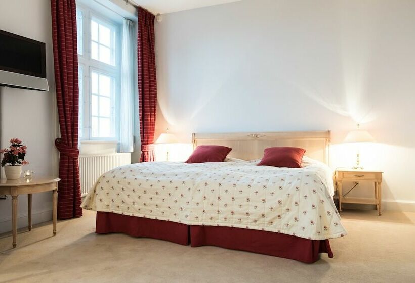 فندق Skjoldenæsholm Slot