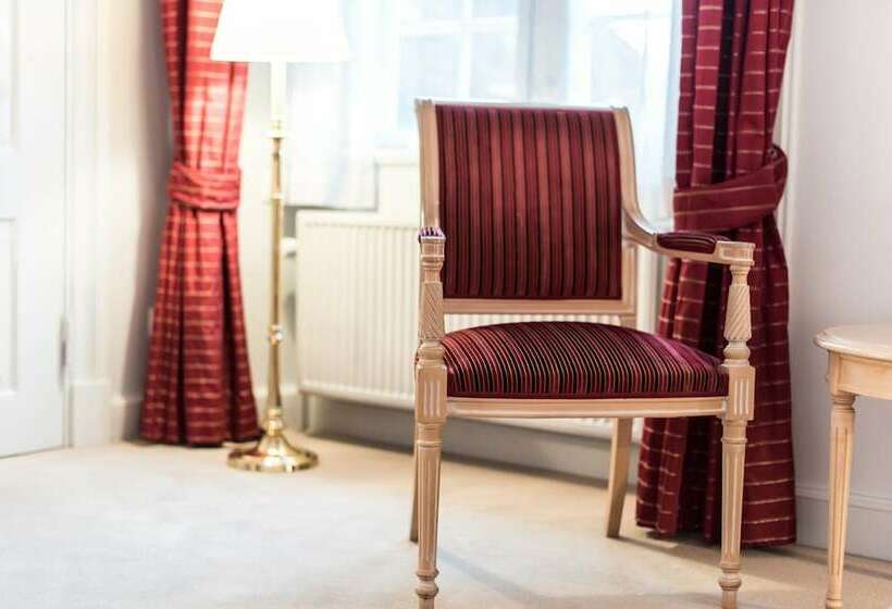 فندق Skjoldenæsholm Slot