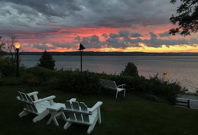 فندق Whaleback Inn