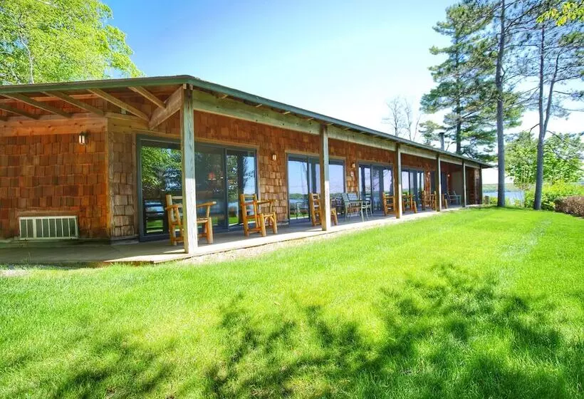 Hotelli Whaleback Inn