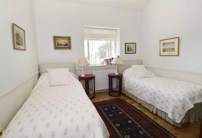 Mappowder Cottage