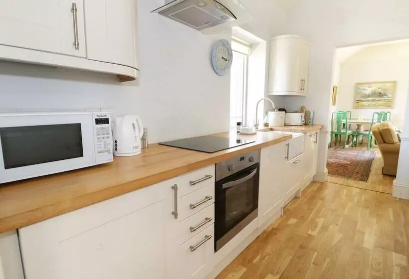 Mappowder Cottage