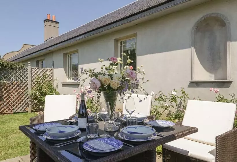 Mappowder Cottage