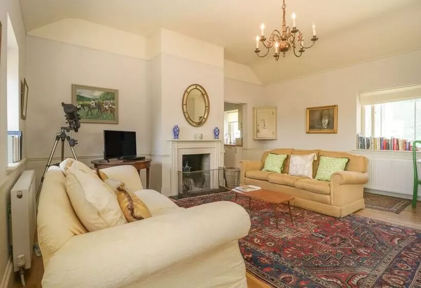Mappowder Cottage