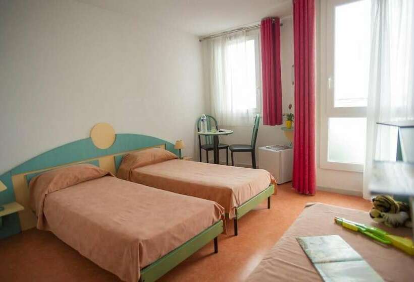 Курорт Village Vacances Lo Solehau