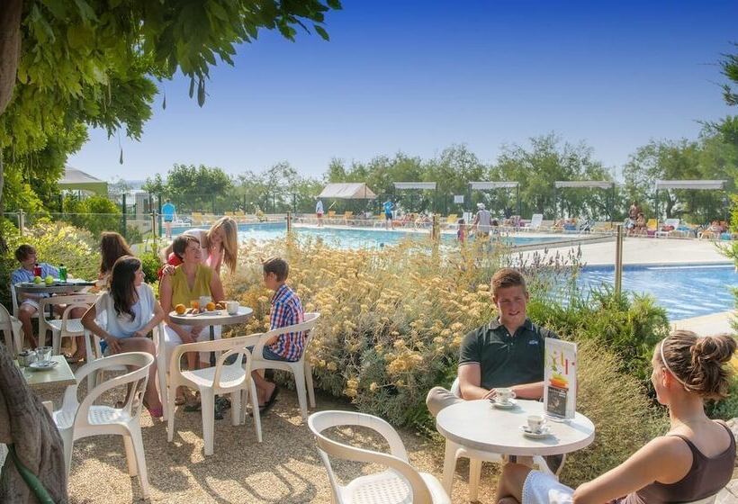 Курорт Village Vacances Lo Solehau