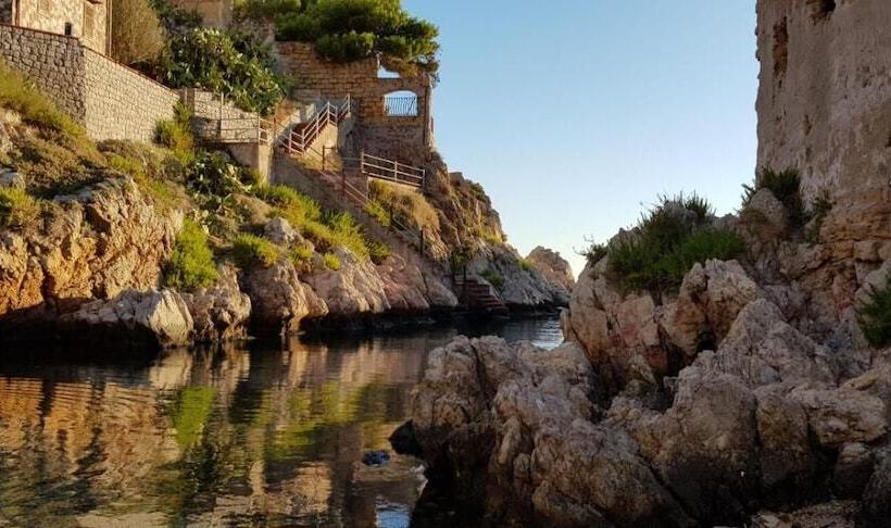 مبيت وإفطار La Caletta