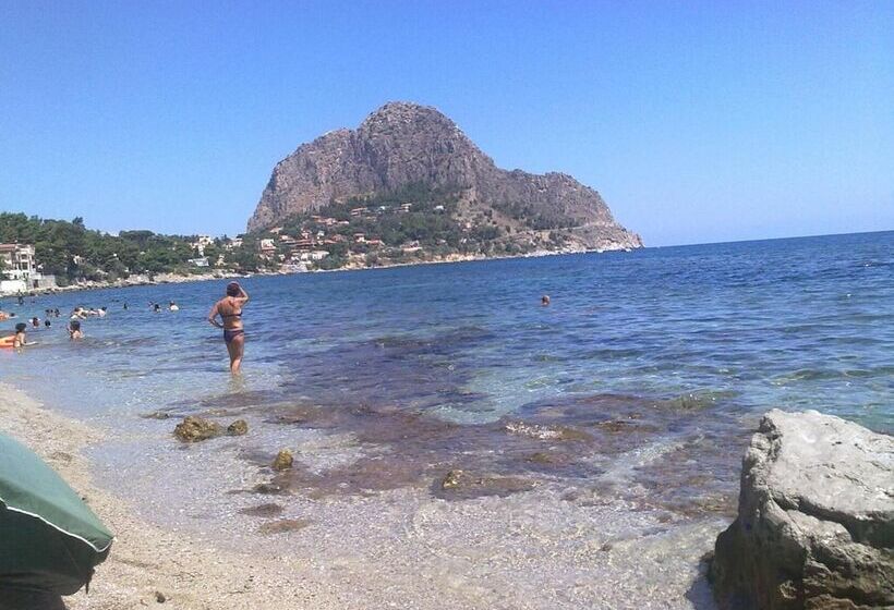 مبيت وإفطار La Caletta