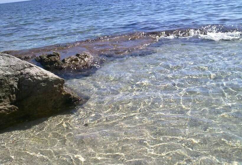 مبيت وإفطار La Caletta